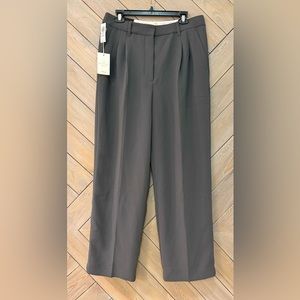 NWT | Aritzia Wilfred | The Effortless Pant | 12 | Coal Grey Crepette